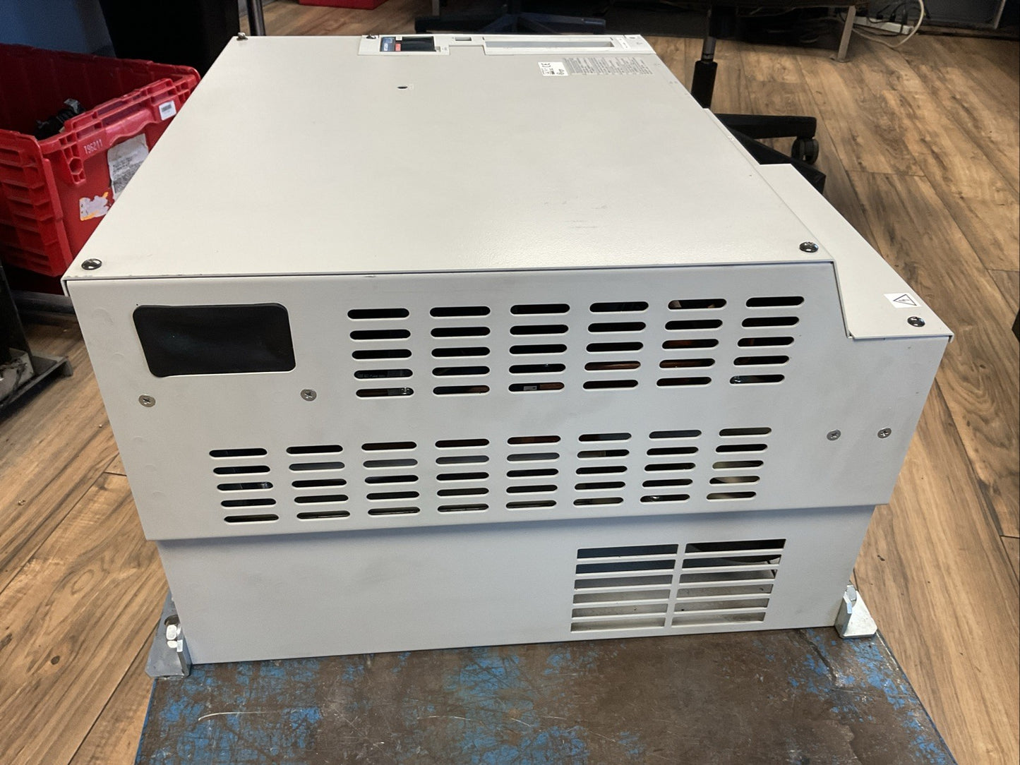 MITSUBISHI MR-J2S-45KB4-Q138 AC SERVO DRIVE OUTPUT 323V 131A INPUT 538-678VDC