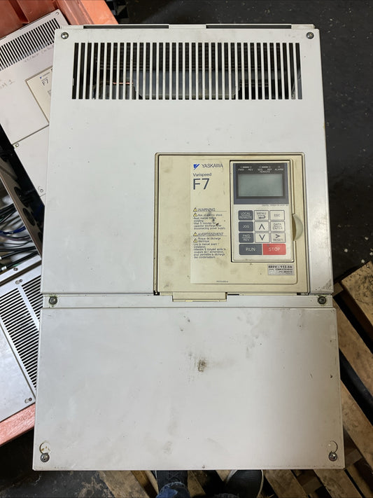 YASKAWA CIMR-F7U4055 AC DRIVE OUTPUT 3PH 0-480VAC HD 112A 85kVA ND 125A 95kVA IN
