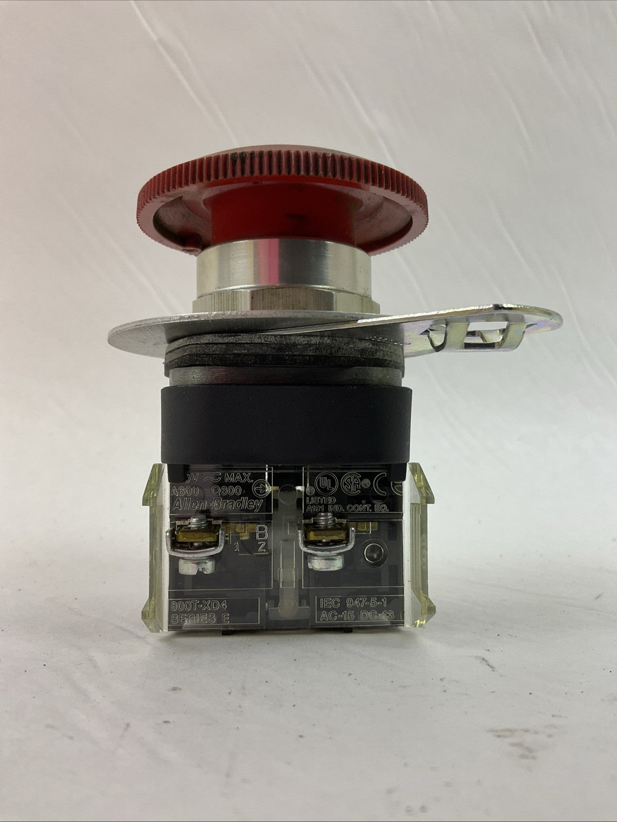 ALLEN BRADLEY 800T-FXJT6A5 SER T TWIST-RELEASE PUSH BUTTON 600VAC