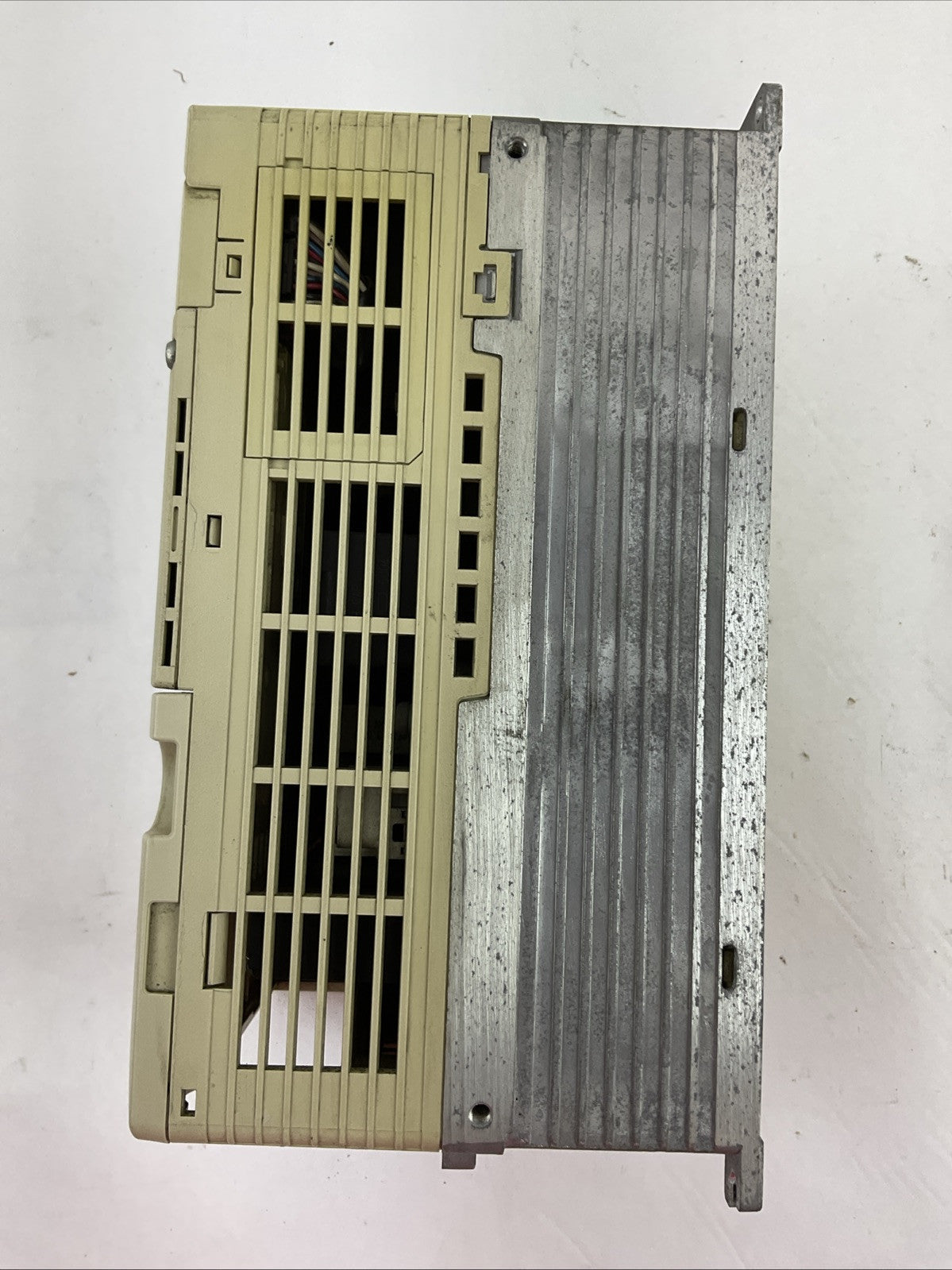 YASKAWA CIMR-VU4A0023FAA REV D V1000 AC DRIVE OUTPUT AC3PH 0-480V 23.0A/18.0A