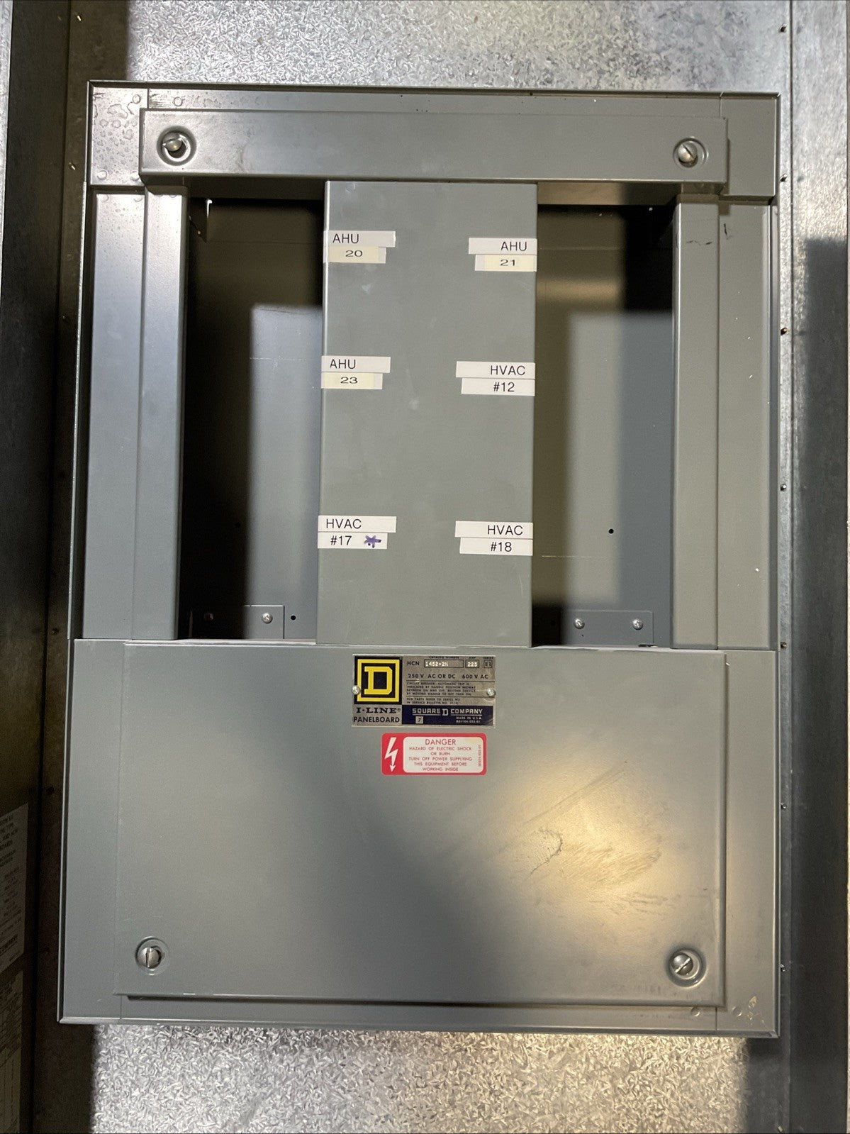 SQUARE D HC2652TS BREAKER PANELBOARD TYPE 1 SERIES E1 1452-2N 225A 250V 600VAC