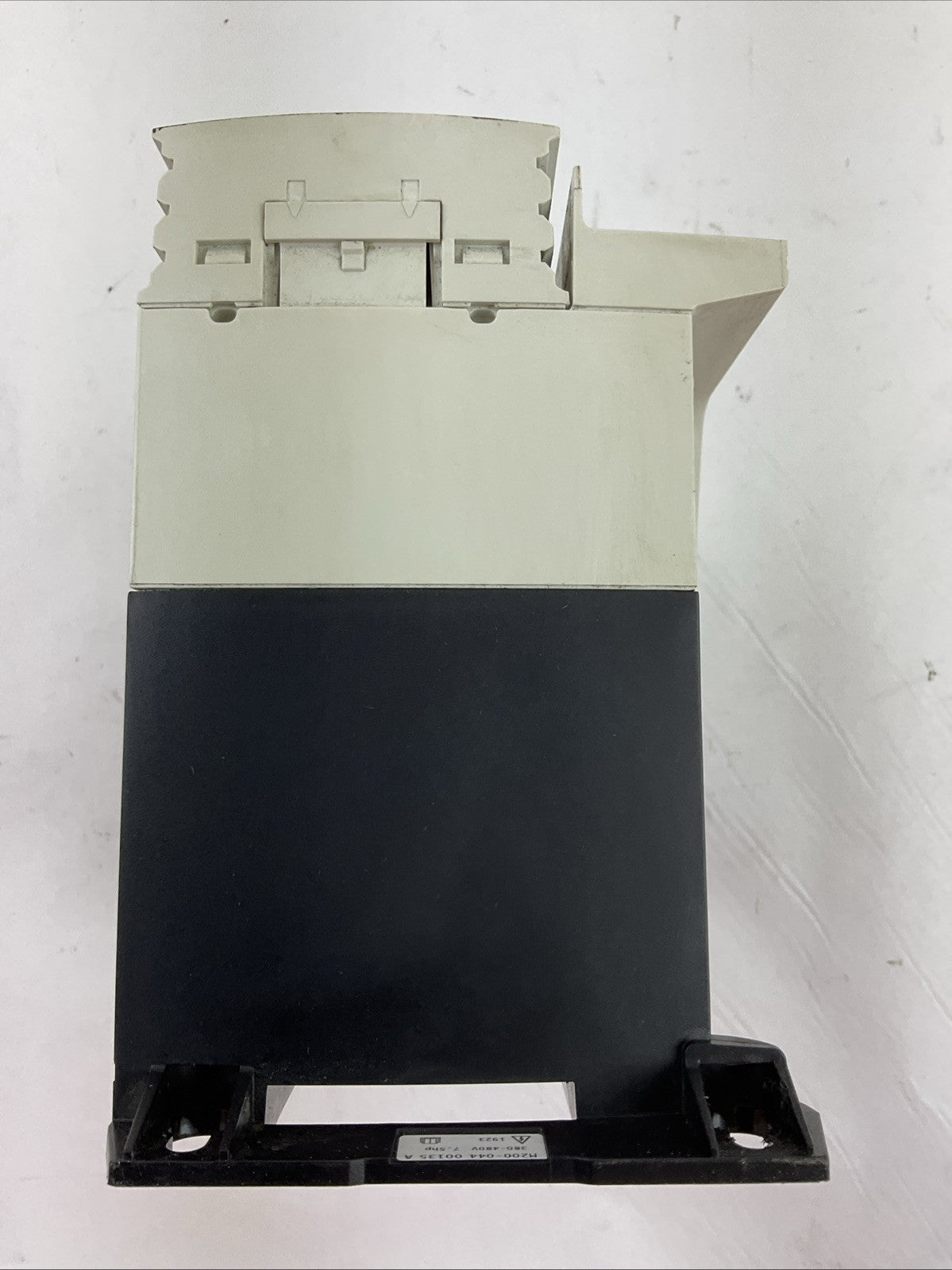 NIDEC CONTROL TECHNIQUES M200-044 00135 A 7.5HP OUTPUT 0-480VAC 13.5A AC DRIVE