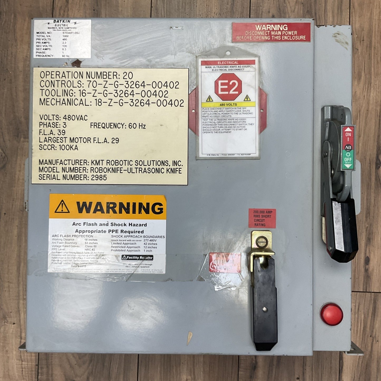 DAYKIN STDAB1-05U TRANSFORMER DISCONNECT 1000VA PRI 480V 2.3A SEC 120V 8.3A 1PH