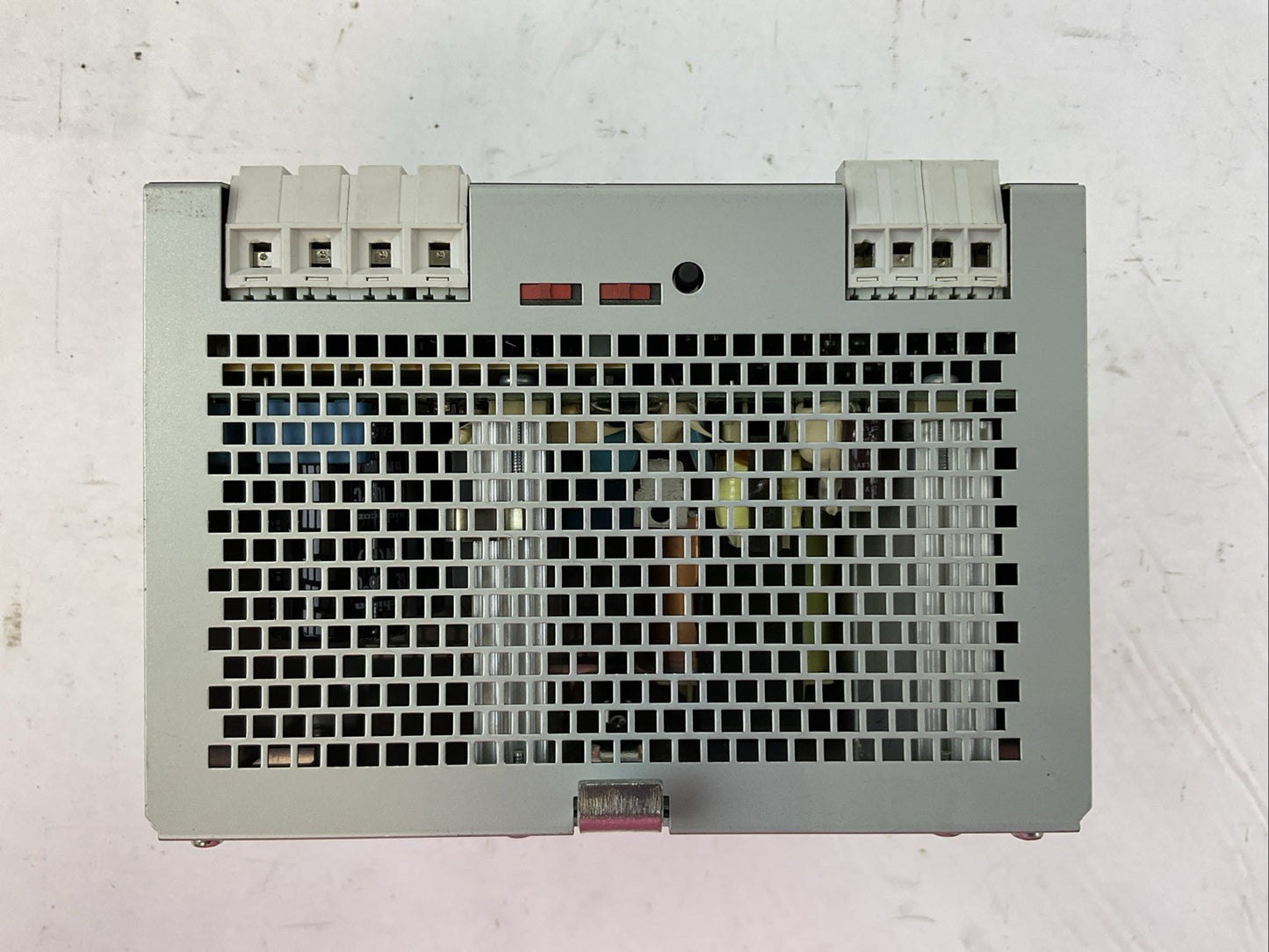 SOLA SDN 20-24-480C POWER SUPPLY OUTPUT 24VDC 20A INPUT 3PH 380/500VAC 1.7/1.5A