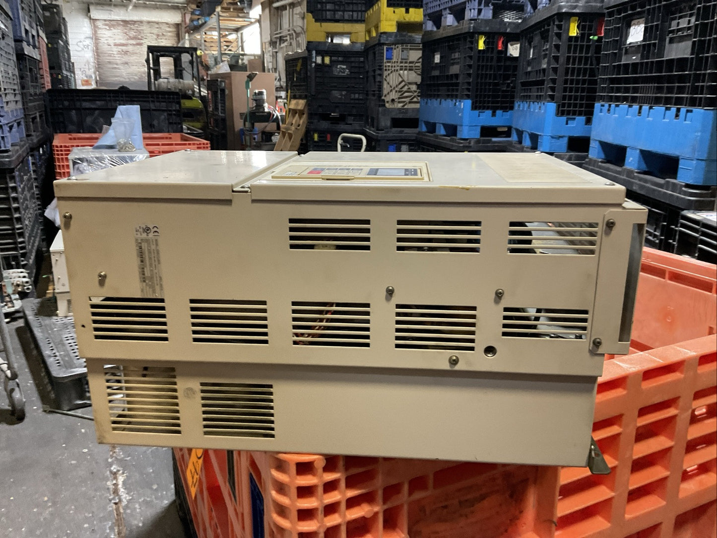 YASKAWA CIMR-F7U4055 AC DRIVE OUTPUT 3PH 0-480VAC HD 112A 85kVA ND 125A 95kVA IN