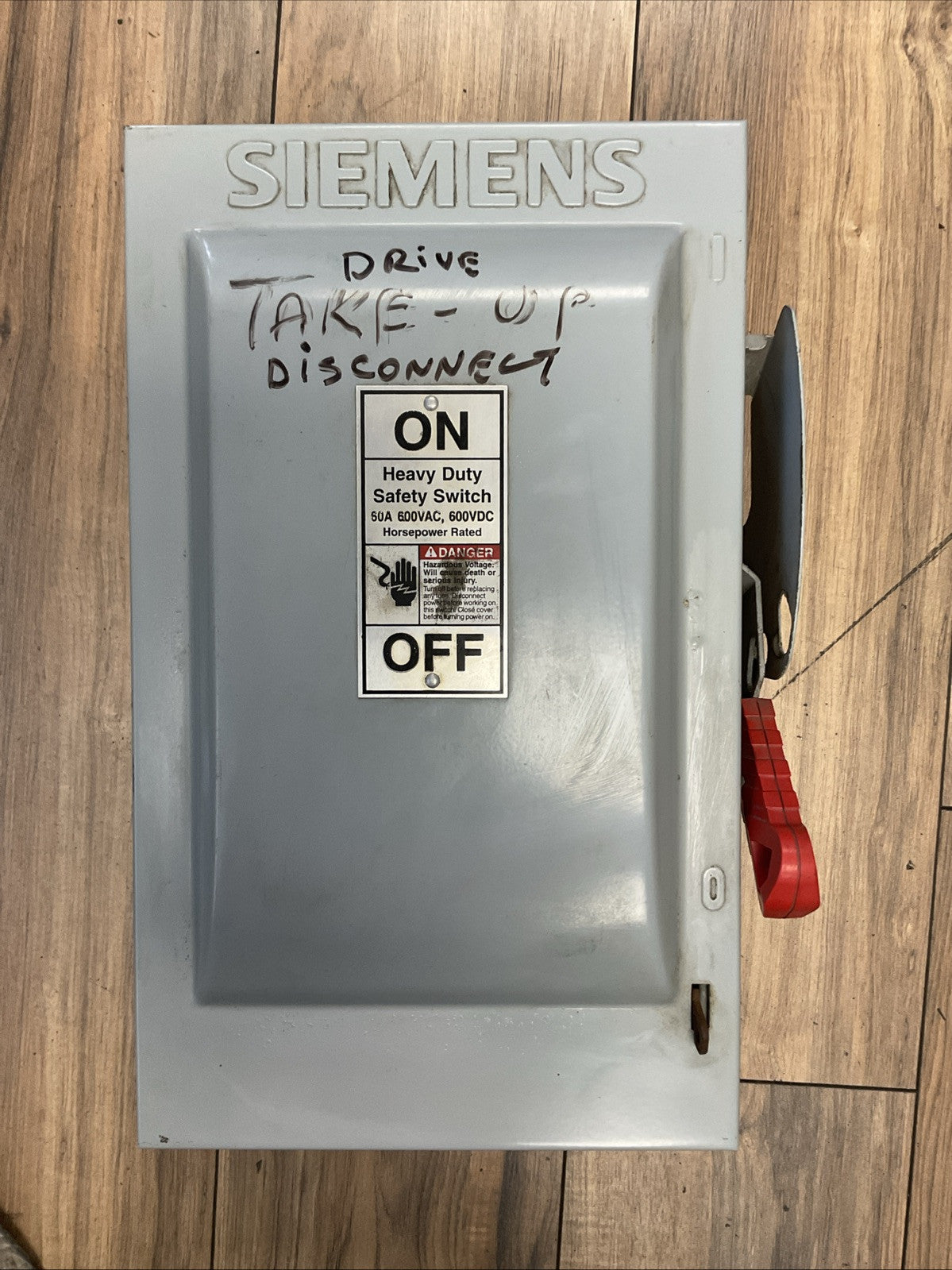 SIEMENS HF361 FUSIBLE SAFETY SWITCH 60AMP 600VAC