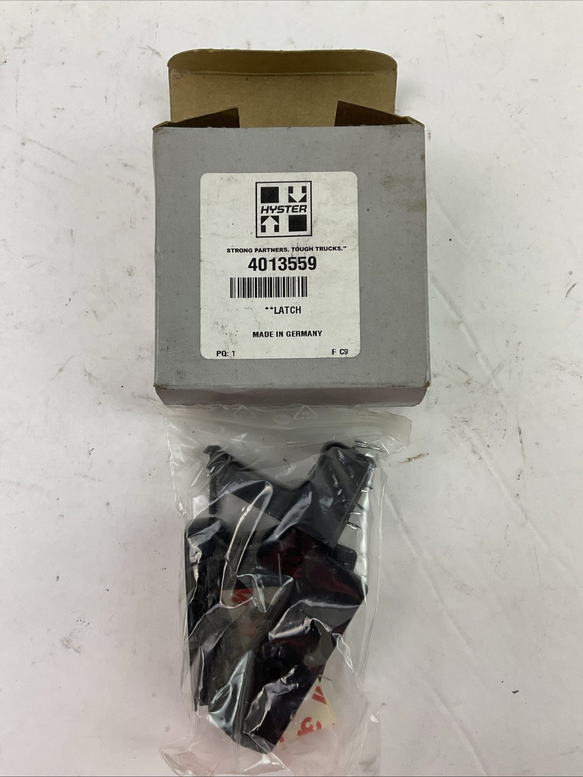 HYSTER 4013559 LATCH