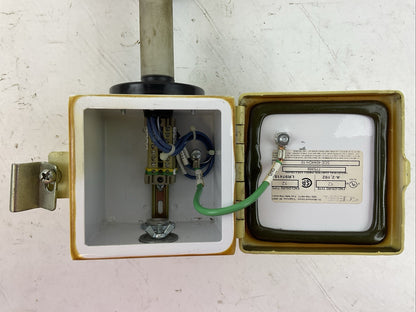 ALLEN BRADLEY 855-B24TL3 GREEN 855T-B24TL4 RED 855T-B24TL5 AMBER 855T-BPM10