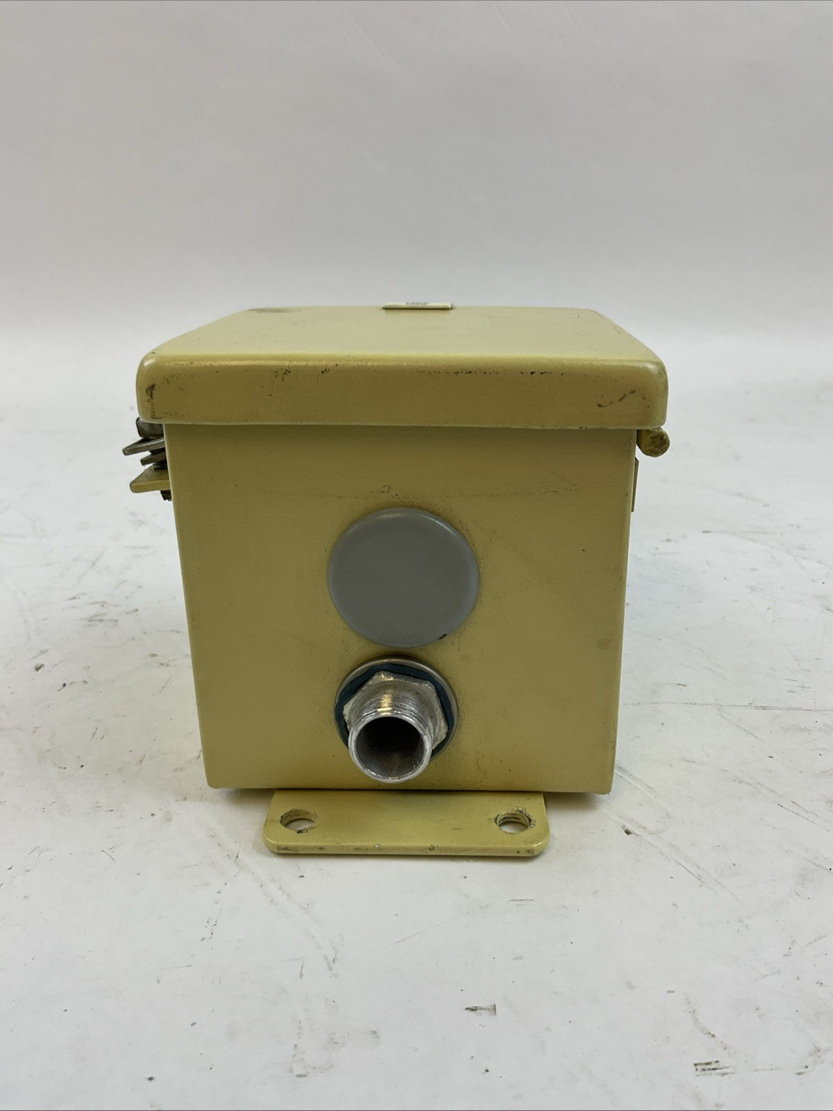 ALLEN BRADLEY 855-B24TL3 GREEN 855T-B24TL4 RED 855T-B24TL5 AMBER 855T-BPM10