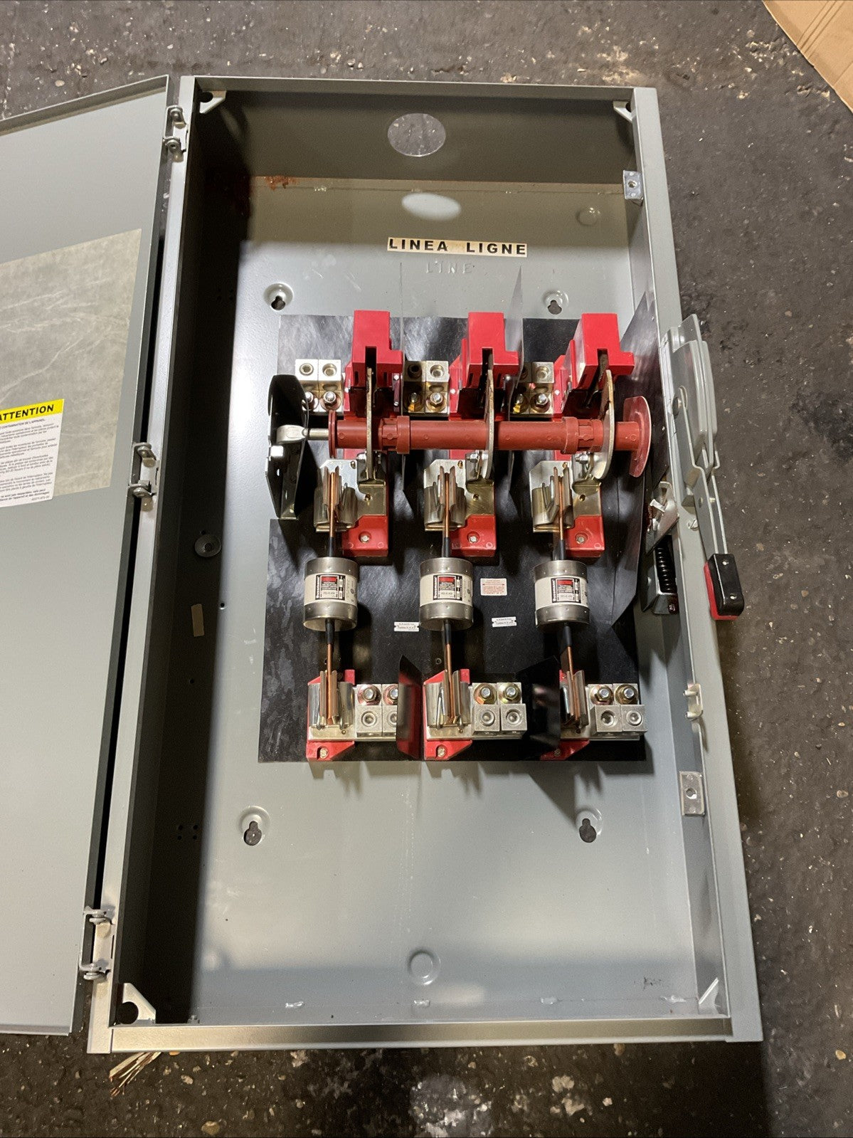 SQUARE D H366 FUSIBLE SAFETY SWITCH TYPE 1 SERIES E04 600AMP 600V