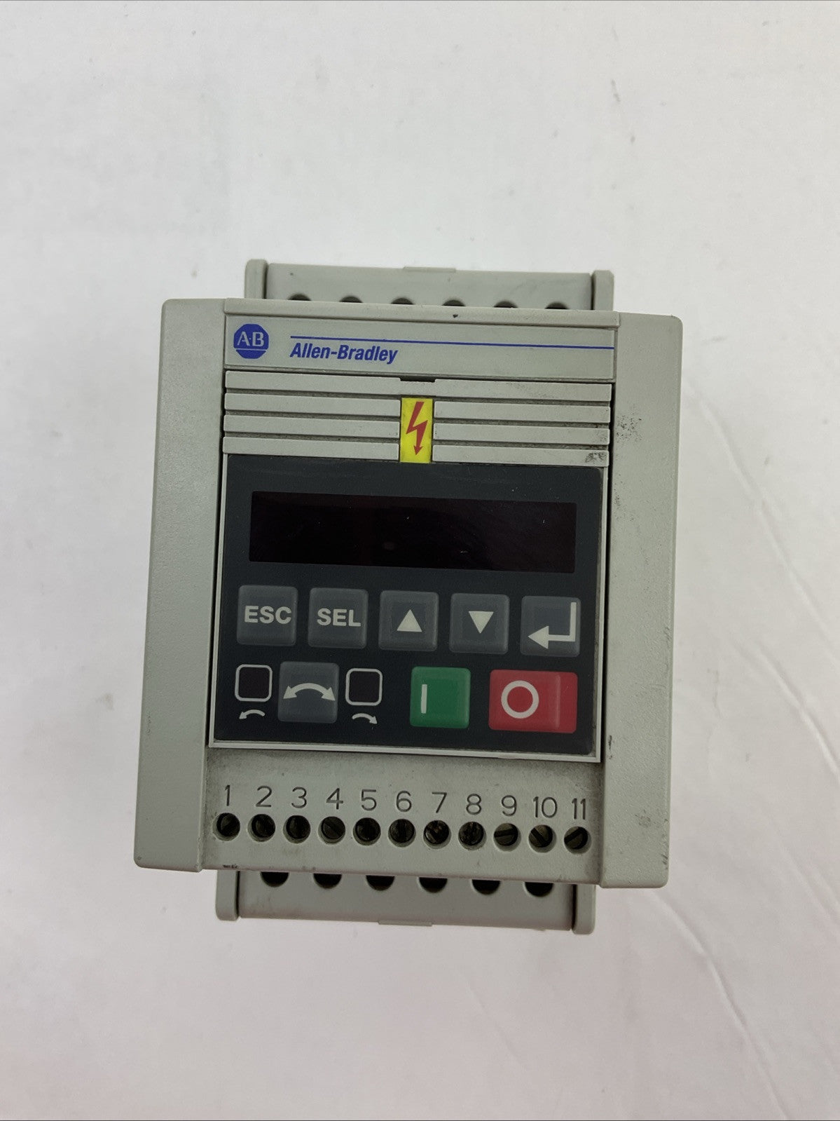 ALLEN BRADLEY 160-BA01NSF1P1 SER C FRN 7.06 VARIABLE SPEED DRIVE 0.37KW/0.5HP