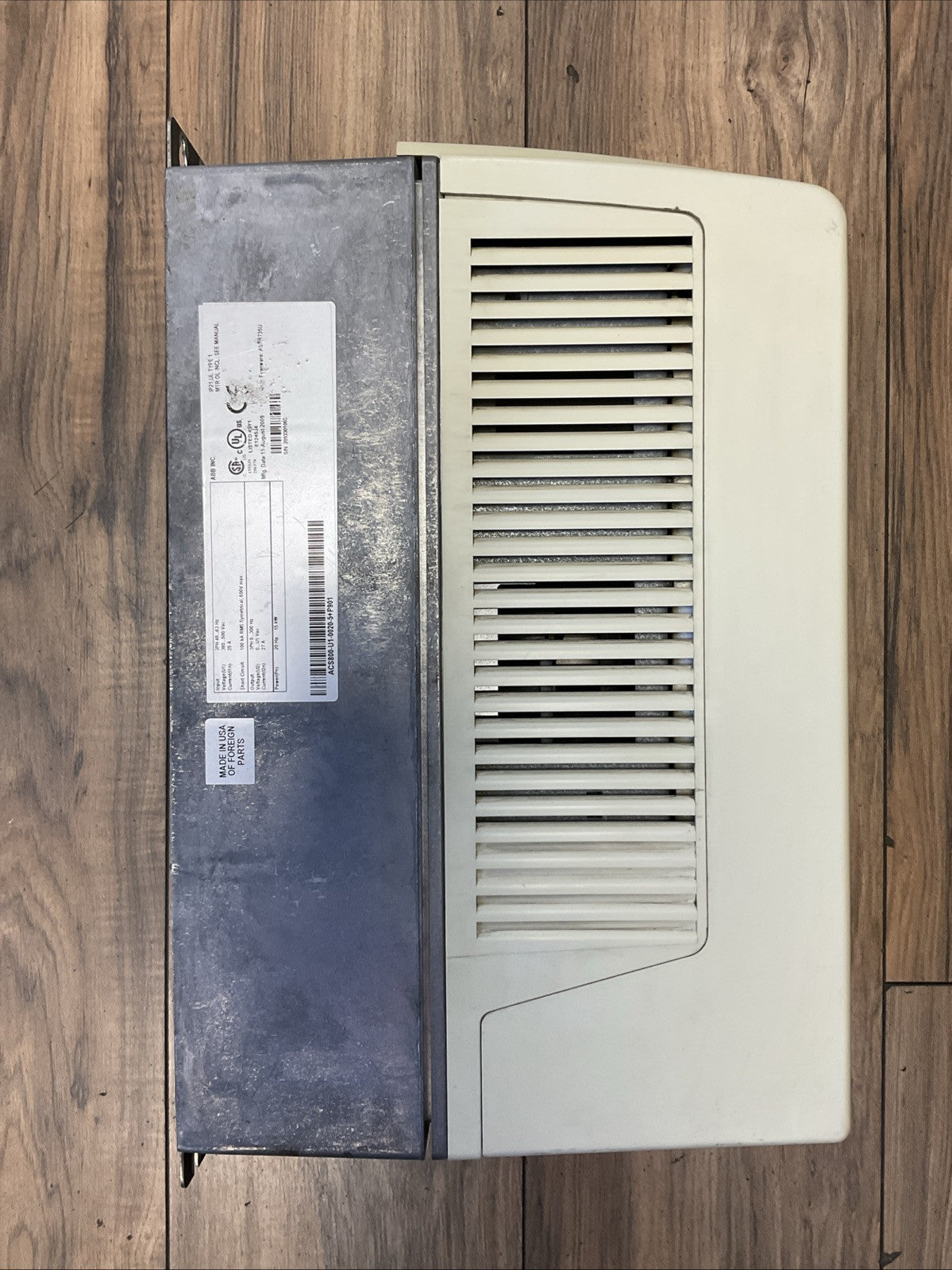 ABB ACS800-U1-0020-5+P901 AC DRIVE 20HP 15kW OUTPUT 3PH 0...300HZ 0...U1 VAC