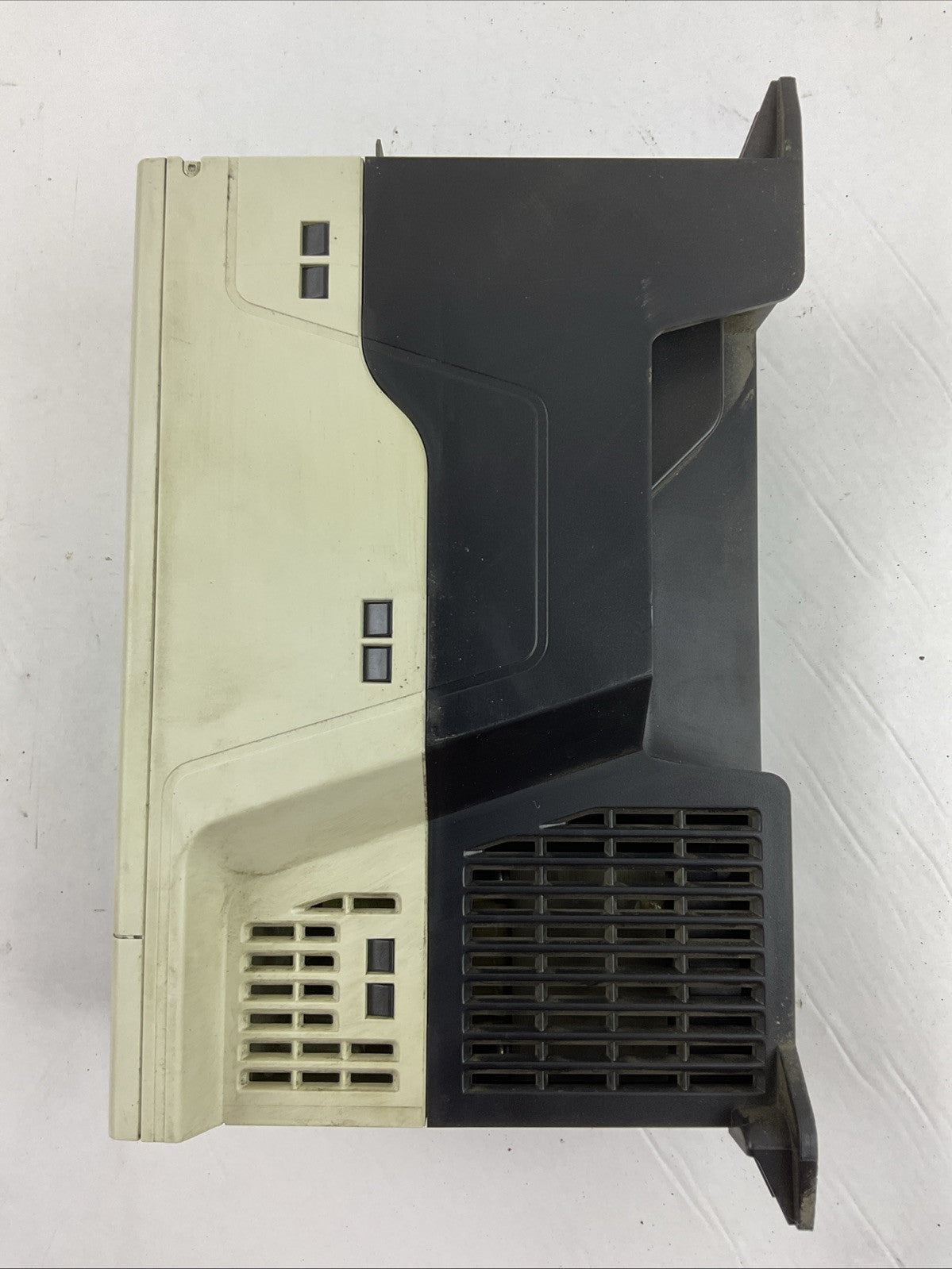 NIDEC CONTROL TECHNIQUES M200-044 00135 A AC DRIVE 7.5HP OUTPUT 0-480VAC 13.5A