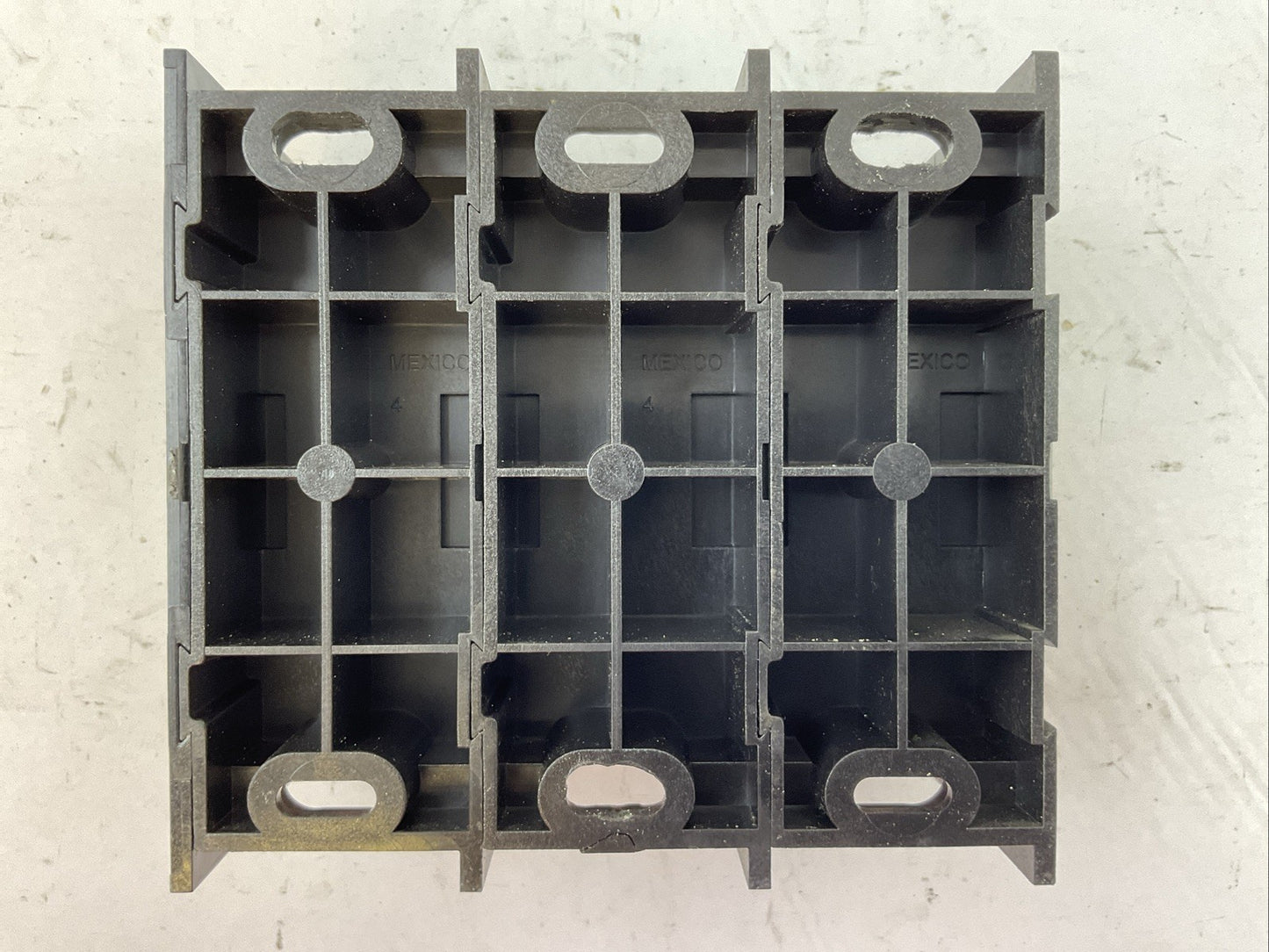 BURNDY BDBMHC-14-500-3 POWER DISTRIBUTION BLOCK 600V
