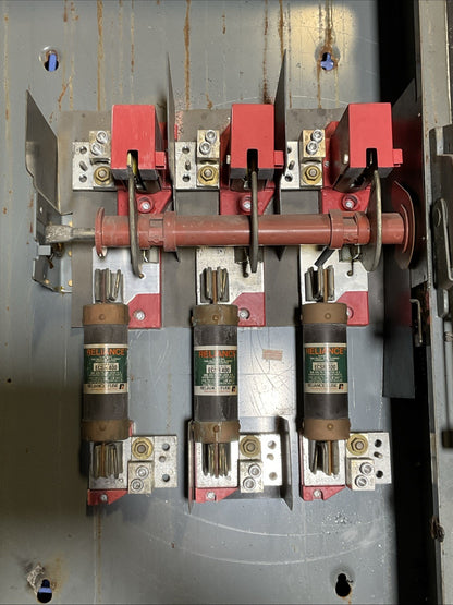 SQUARE D H365 FUSIBLE SAFETY SWITCH TYPE 1 SERIES E1 400A 600VAC 3PH MAX 350HP